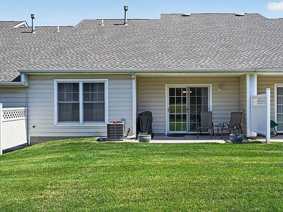 3rd image of 76 Grandview Dr