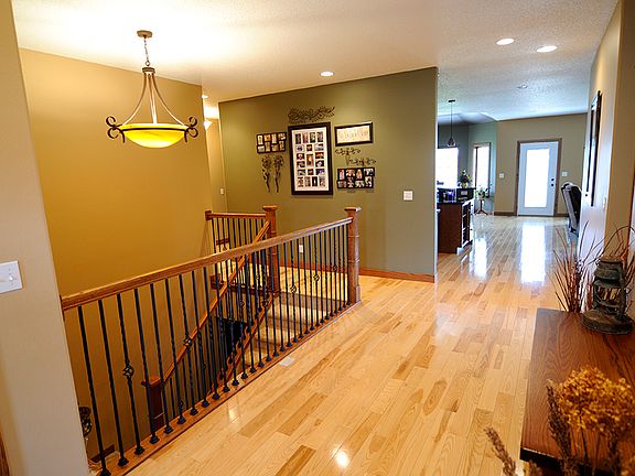 4th image of 413 Maust Way