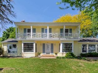 901 Clear Lake Dr, Waseca, MN 56093