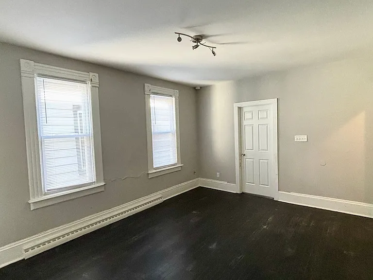 1207 E Kane Pl — Photo 6