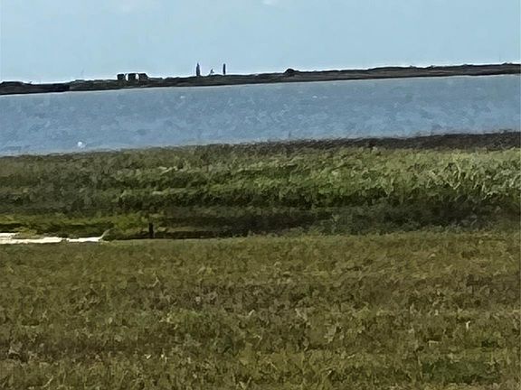 2nd image of 3221 Bay Ridge Dr