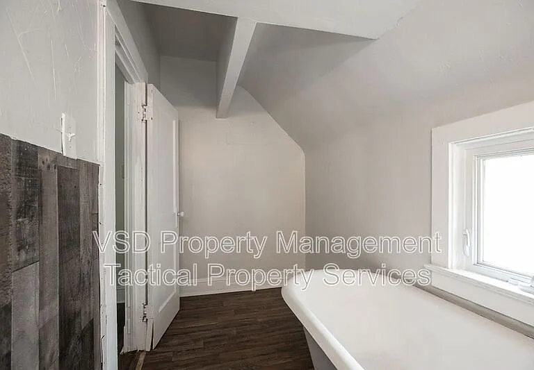 3408 E 140th St #2 — Photo 7