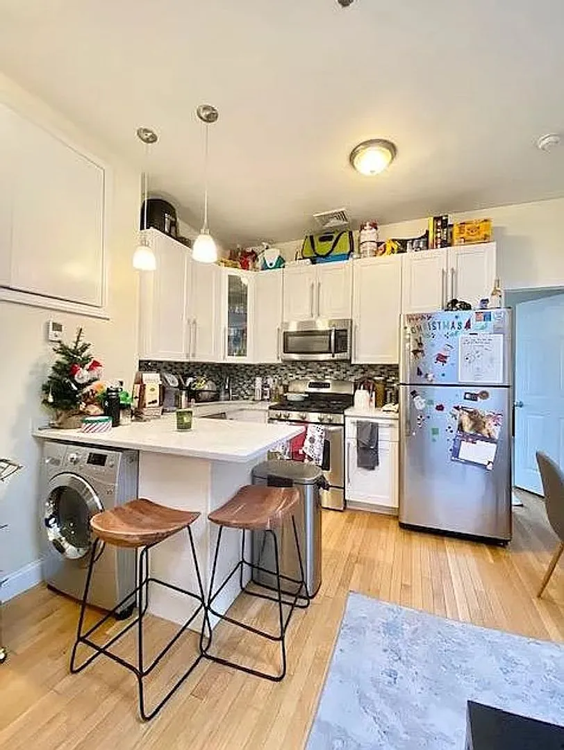 Central Heat/AC, Eat-in Kitchen, In-Unit Washer and Dryer — Photo 2