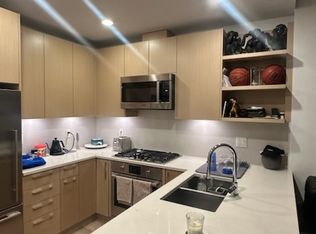 88 9th St NE #4, Calgary, AB T2E4E1