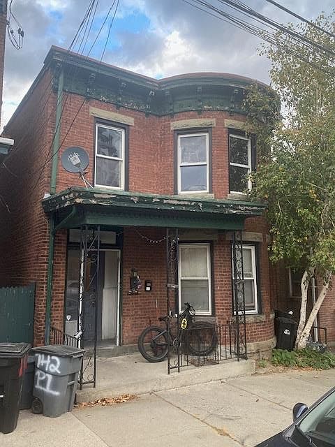 1st image of 138 Benkard Avenue