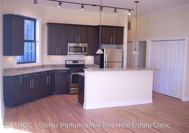 1st image of 851 N La Salle Dr APT 2S