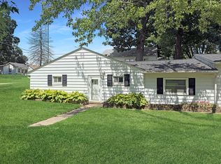 1602 E De Leon St, Freeport, IL 61032