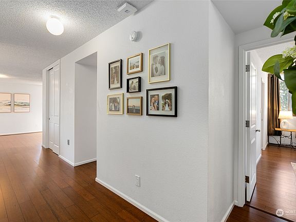 3rd image of 1910 Evergreen Park Drive #405