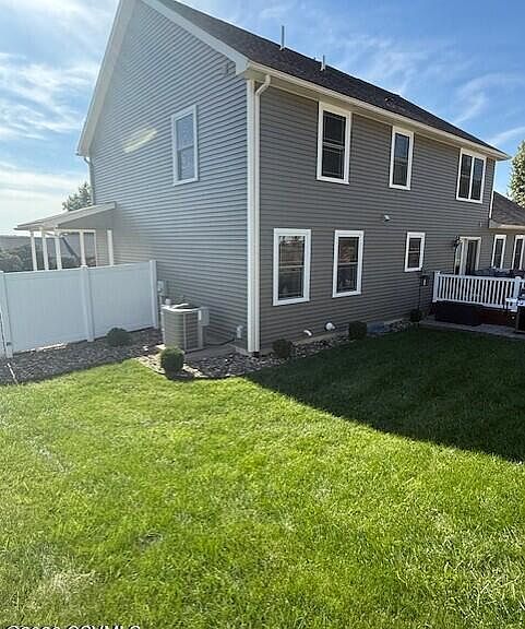 Listing photo 5