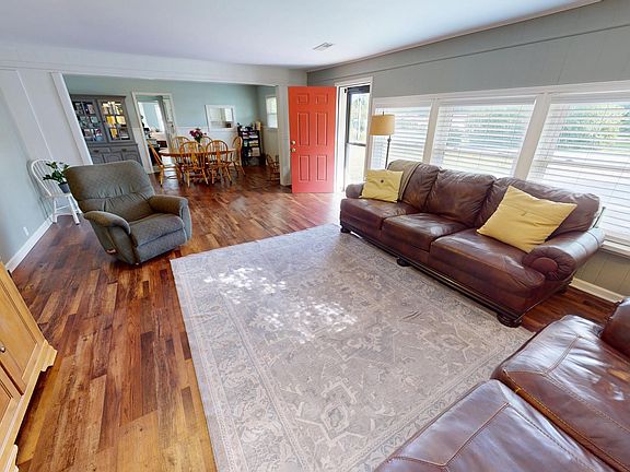 3rd image of 2307 Edgemon St SE