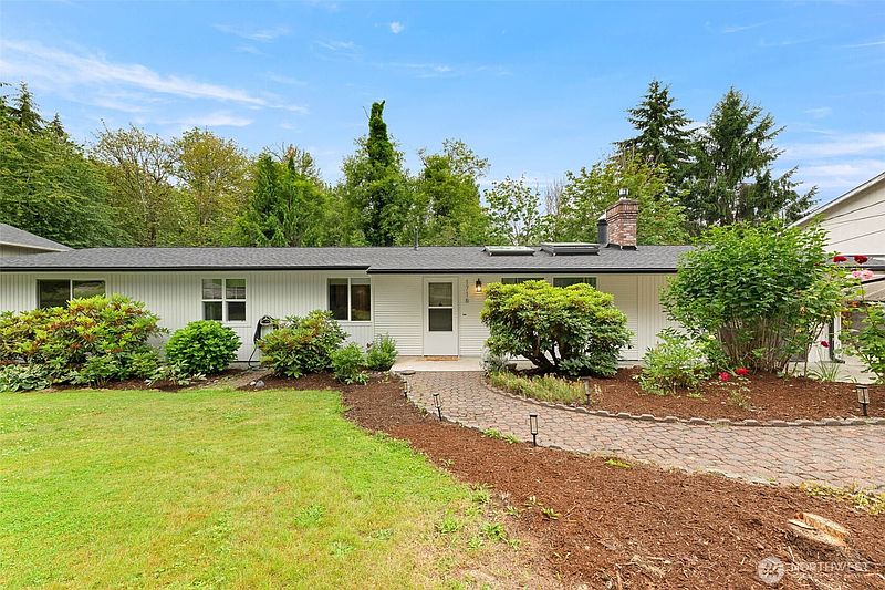 3rd image of 1716 9th Street SE