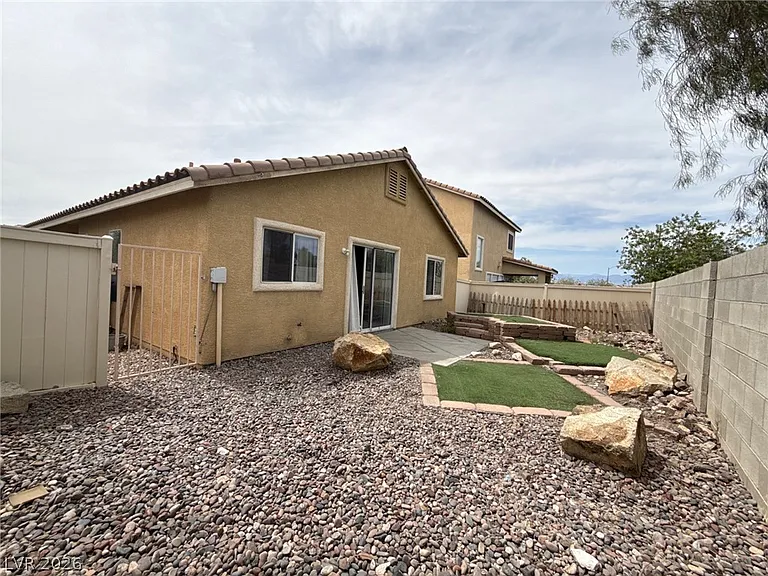 824 Blushing Rose Pl — Photo 24