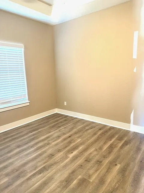 3 bed, 1200 sqft, $1,800 — Photo 3