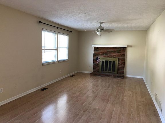 5th image of 6092 Landsbury Ct