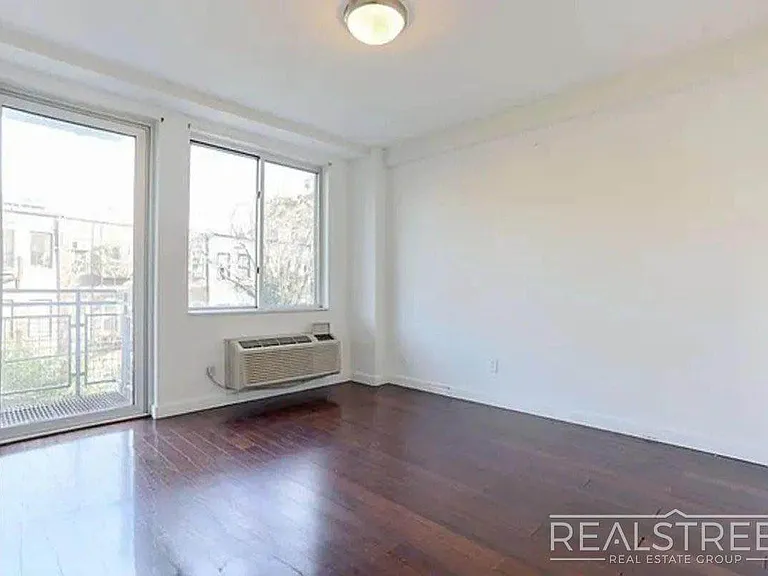 286 Stanhope St #3D — Photo 6