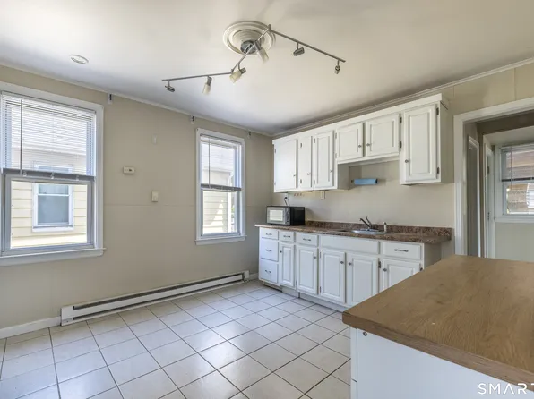 793 Brewster St Floor 2, Bridgeport, CT 06605