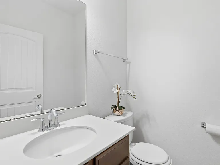 11200 Drumellan St — Photo 16