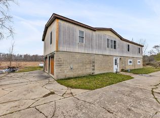 7696 Avoca Rd, Avoca, MI 48006
