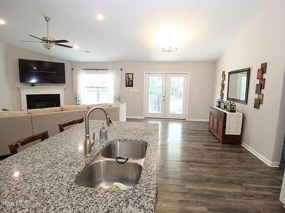 5th image of 218 Patriot Drive