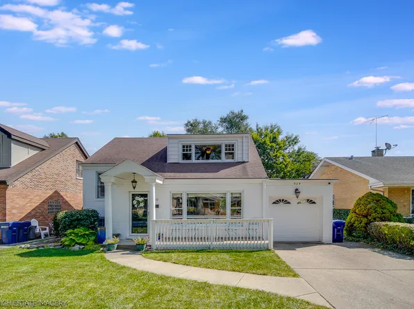 929 Sherwood Rd, La Grange Park, IL 60526