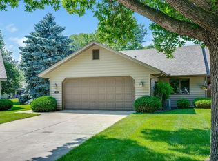 63 Jackson Pl, Hastings, MN 55033