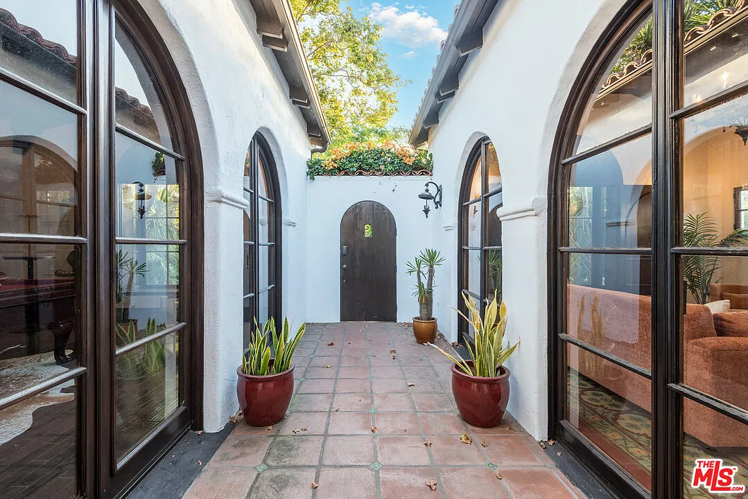 4 bed, 4.0 bath, $12,000 — Photo 4