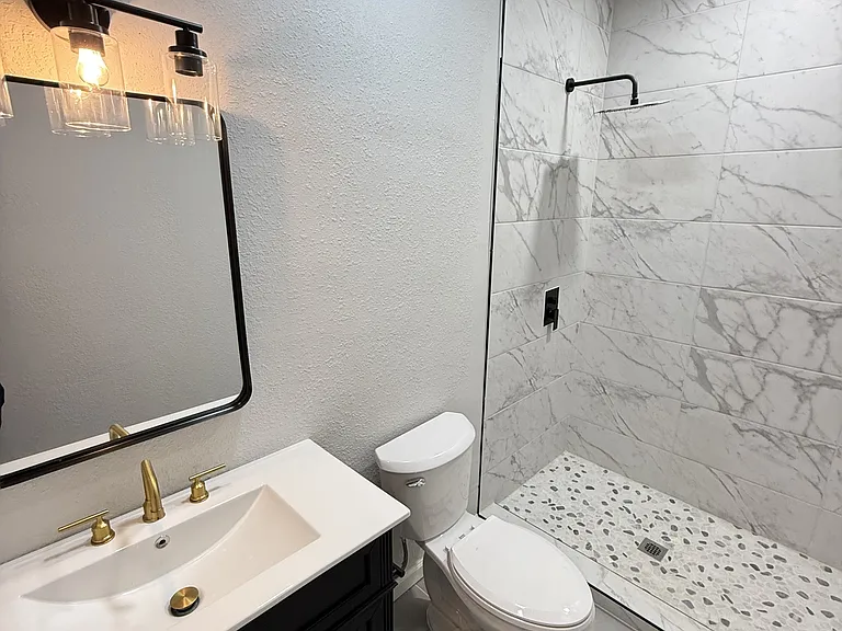 758 Bethpage Ave — Photo 12