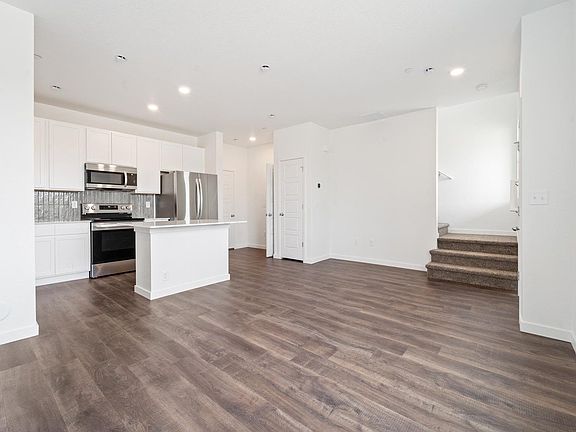 3rd image of 4013 Agnes St