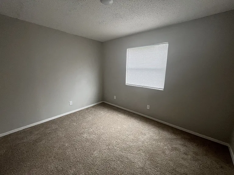 817 Bracewood Cir #B — Photo 7