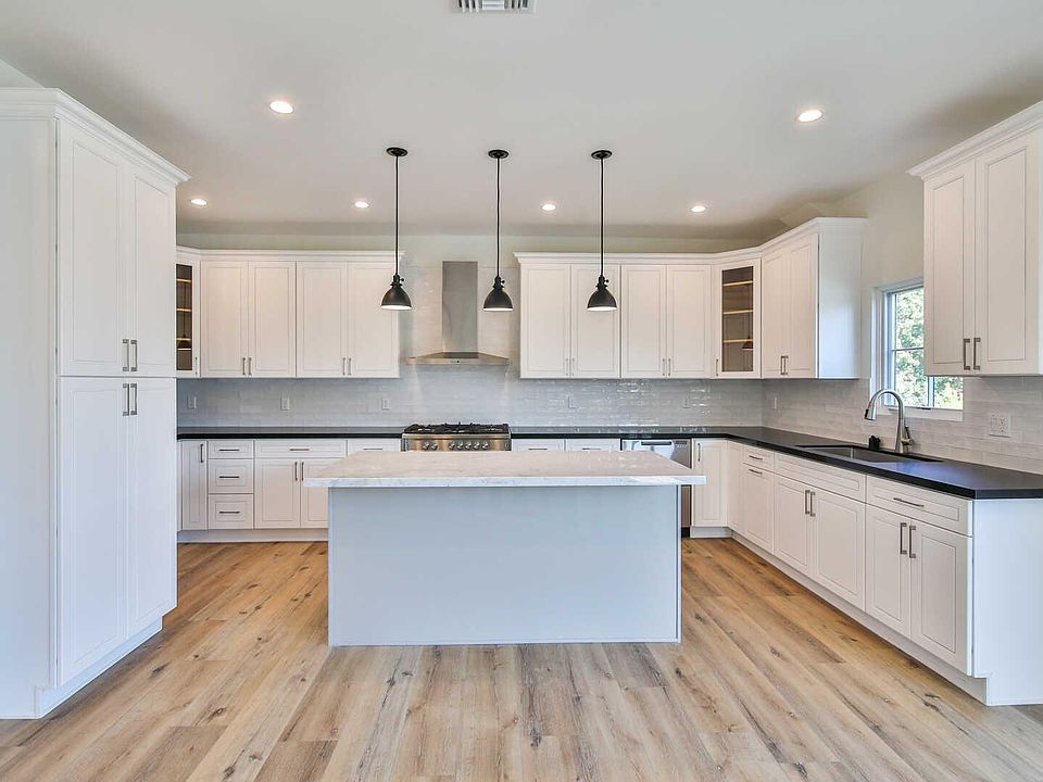 1st image of 843 N Alfred St #1/2