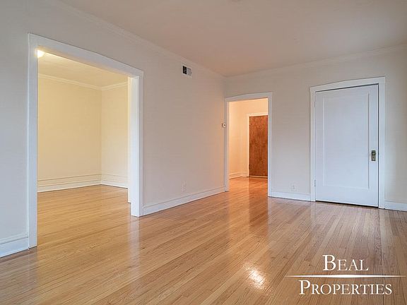 2nd image of 1319 Oak Ave APT 1D