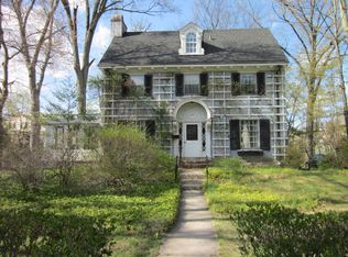 215 Midland Ave, Wayne, PA 19087