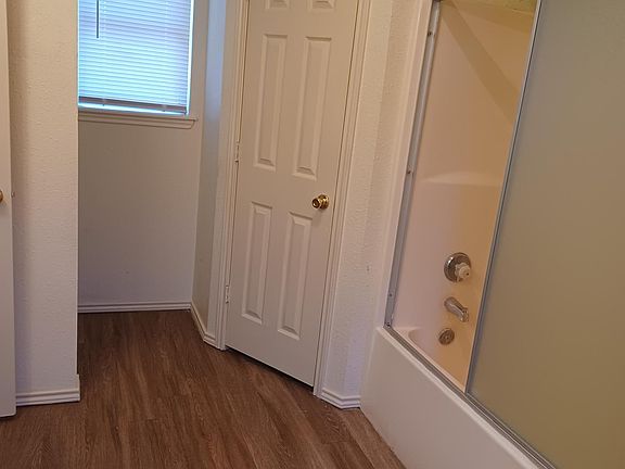 3rd image of 1931 S Loop 289