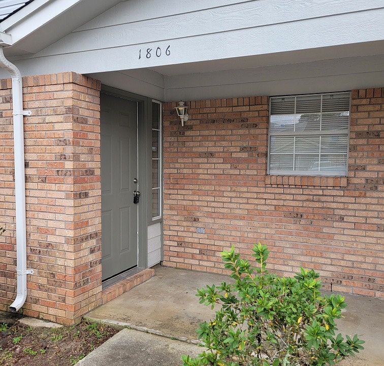 1st image of 1806 Whispering Oaks Ln