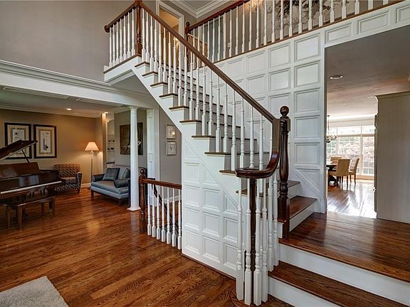 5th image of 9517 Lakestone Ct