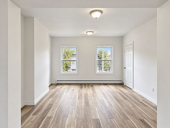 4th image of 33 Storrie St APT 2