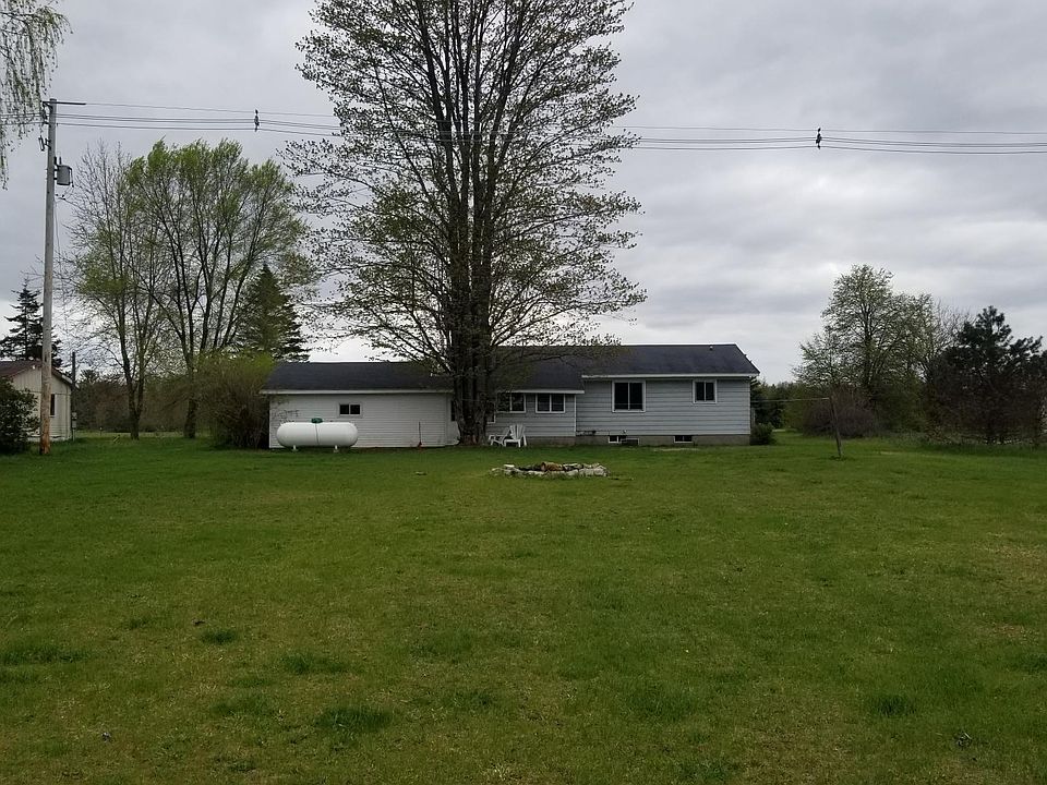 2nd image of 6121 W 104th St
