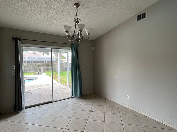 3rd image of 1321 SE Navajo Ln