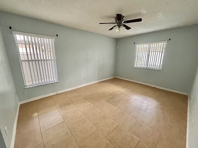 208 Coral Reef Cir — Photo 11