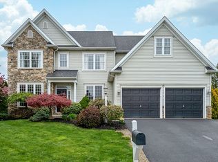 319 Squire Ln, Lititz, PA 17543