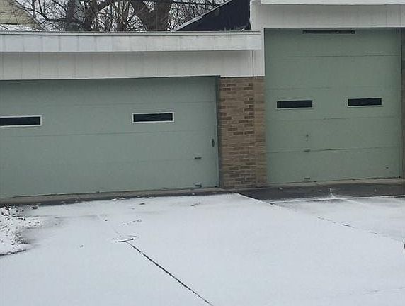 3rd image of 3460 E 110th St