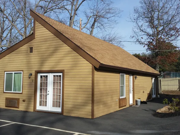 102 Route 507 APT 1, Hawley, PA 18428