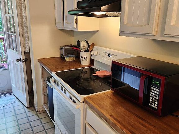 2nd image of 5313 Birchwood Dr