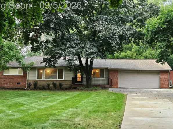 24880 N Cromwell Dr, Franklin, MI 48025