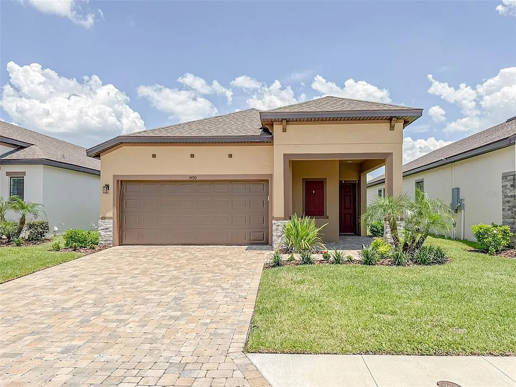 3 bed, 2.0 bath, 1826 sqft, $2,975 — Photo 1