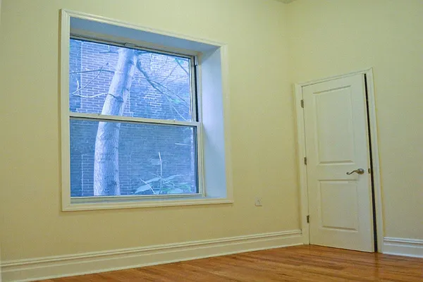 Rented by EXR | media 12