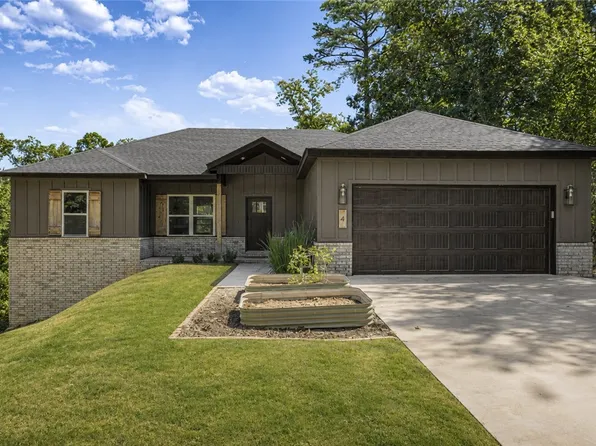 4 Goring Cir, Bella Vista, AR 72714