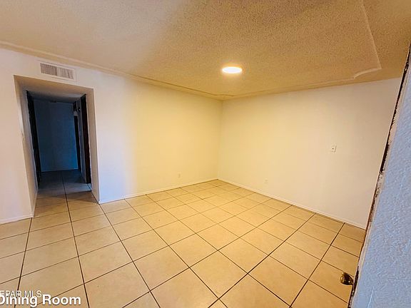 3rd image of 10555 Kinross Ave