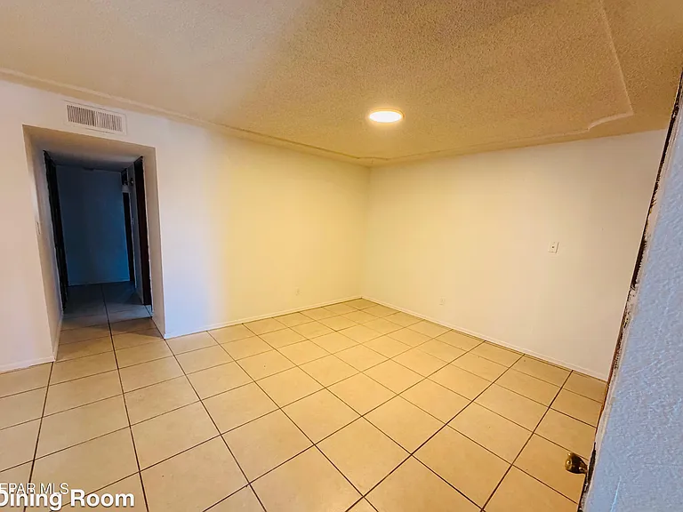 10555 Kinross Ave — Photo 3