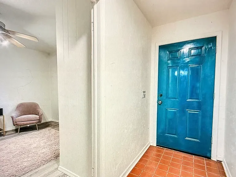 1024 Washington St — Photo 4